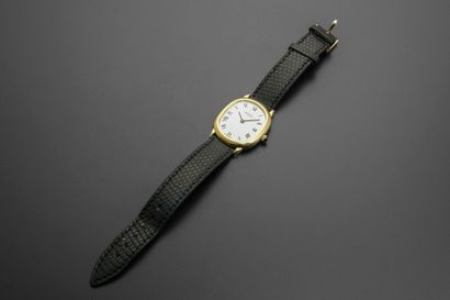 null Wristwatch, 18k yellow gold case, white enamel dial with Roman numerals, double...