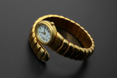null Ladies' wristwatch in 18k yellow gold
18k yellow gold, oval case, white dial...