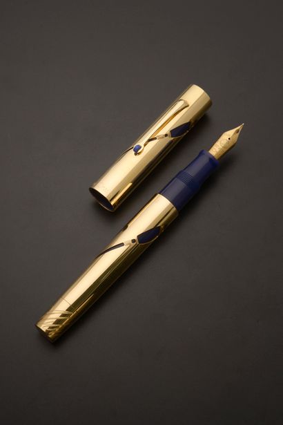 null OMAS "Claudio Abbado".
Fountain pen in yellow gold 750 thousandths and navy...