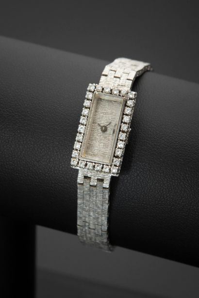 null Lady's wristwatch in 18k white gold, platinum 850 thousandths, the rectangular...