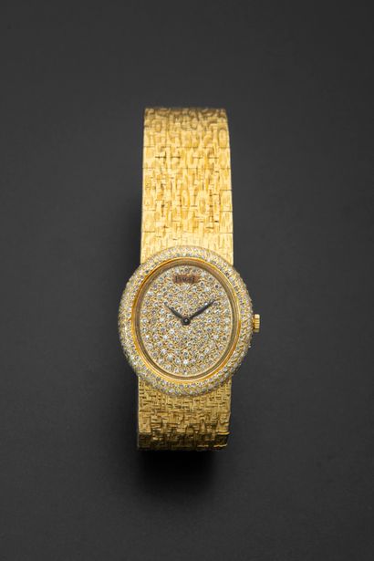 null PIAGET ref 981 A68, n° 295648.
Ladies' wristwatch in 18k yellow gold and diamonds,...