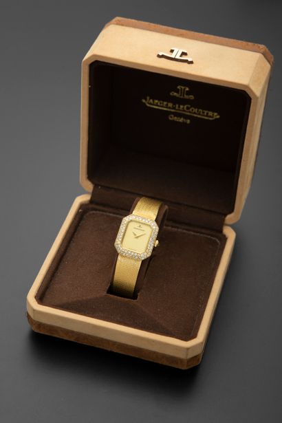 null JAEGER LECOULTRE.
Ladies' wristwatch in 18k yellow gold, the rectangular case...