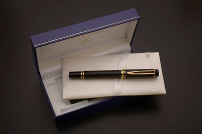 null WATERMAN "Man 100".
Fountain pen, the body in black resin guilloche with fine...