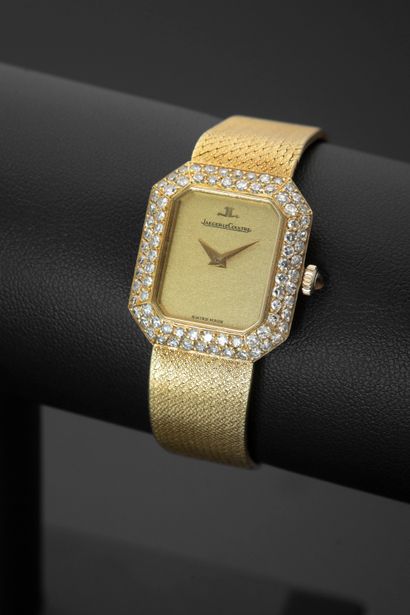 null JAEGER LECOULTRE.
Ladies' wristwatch in 18k yellow gold, the rectangular case...