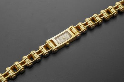 null CHRISTIAN DIOR.
Ladies' wristwatch in 18k yellow gold, the rectangular case,...