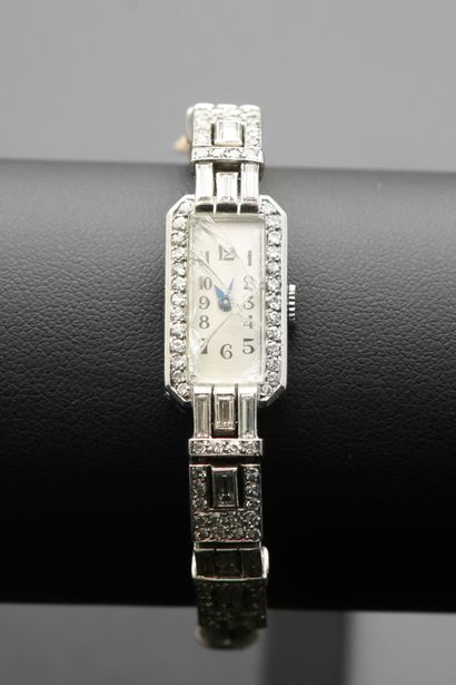 null Lady's wristwatch in platinum 850 thousandths, 18k white gold and eight-eighths...