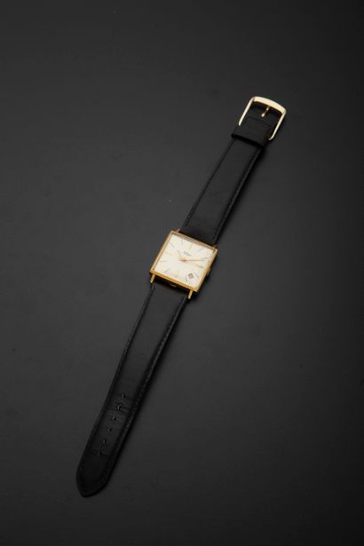 null MP.
Men's wristwatch, square case in 18k yellow gold, silver dial with baton...