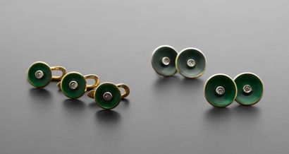 Set comprising a pair of cufflinks and three...