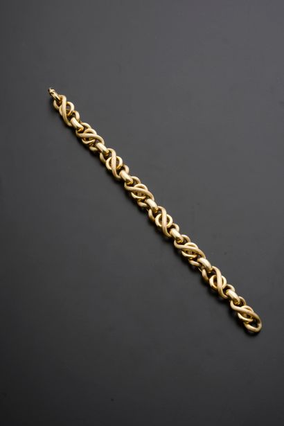 null Yellow gold bracelet 18k with twisted links, smooth or gadrooned (minor shocks),...