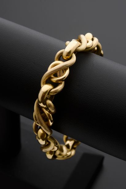 Yellow gold bracelet 18k with twisted links,...