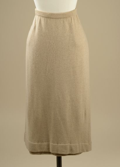 CHANEL. 
Skirt in thick camel Scottish cashmere,...