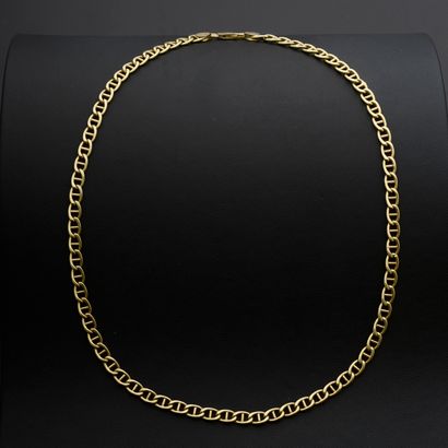 Necklace in 18k yellow gold with marine mesh,...