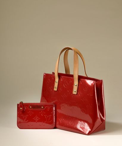 null LOUIS VUITTON. 
Handbag "Reade" in red patent leather Monogram, two handles...