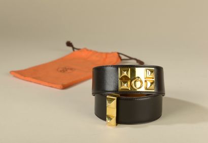 null HERMÈS.
Belt "Collier de Chien" in black box calfskin decorated with "Médor"...
