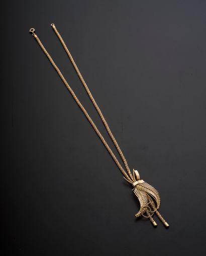 null Necklace neglected in 18k pink gold, the central motif to figuring leaves and...