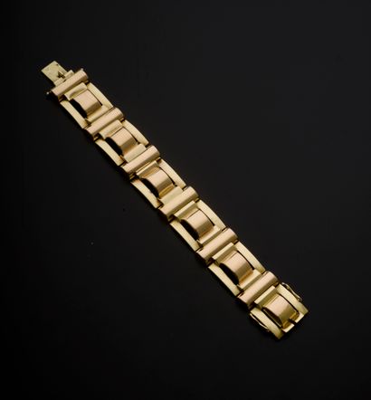 null Bracelet Tank en or jaune et rose 18k à larges maillons sculpturaux et ajourés,...