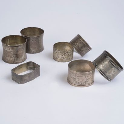 Meeting of five napkin rings in 950 thousandths...