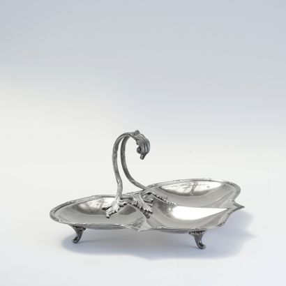 Serving dish in silvered and gilded metal...