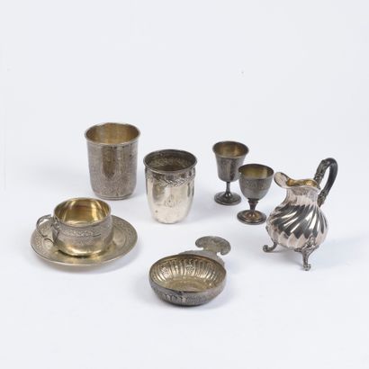Lot in 950 thousandths silver, comprising:...