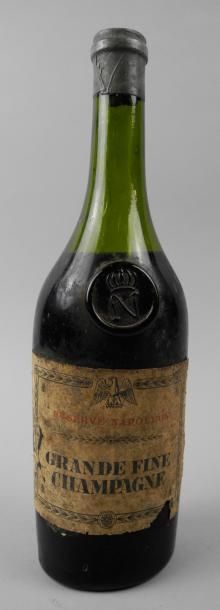 null 1 Bouteille COGNAC "Grande Fine Champagne, Réserve Napoléon" [bouteille très...