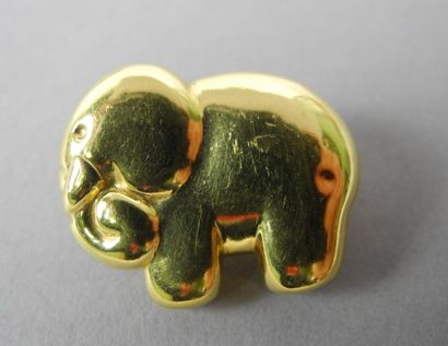 null BROCHE éléphant en or jaune uni (infimes petits chocs). Haut.: 2,5 cm - Poids:...