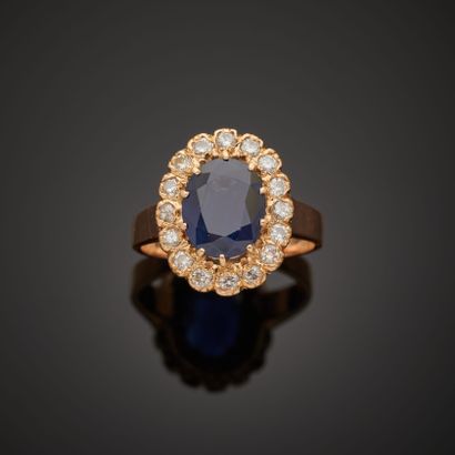 Pompadour ring in 18k yellow gold set with...