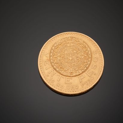 null Pièce en or de 20 Pesos mexicains datant de 1918.
Diam. : 2,7 cm - Poids : 16,2...
