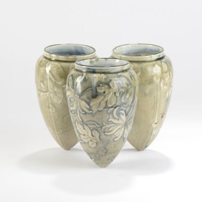 Edmond LACHENAL (1855 - 1930). 
Vase à trois...