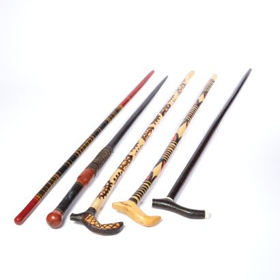 Set of five canes including : 
- One cane,...