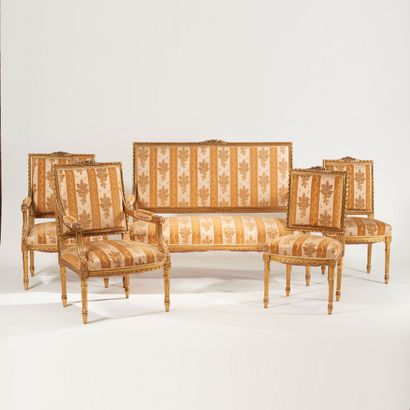 null Moulded, carved and gilded (chips) beech lounge furniture, rectangular back...