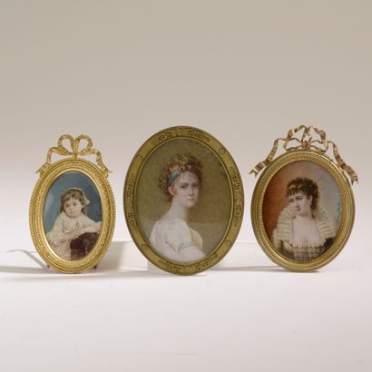 null Set of three oval miniatures: 
- Lucie Jacta (19th century), Portrait de femme,...