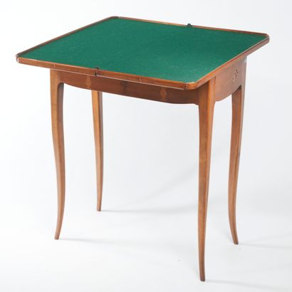 null Tric Trac game table in mahogany veneer decorated with card games and chess...