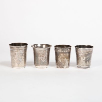 null Set of four flat-bottomed timbales in 950 thousandths silver with guilloché...