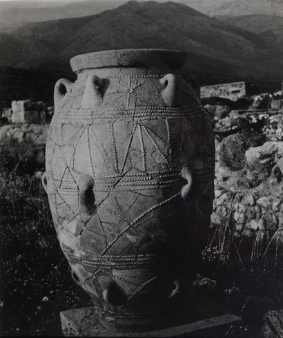 Jan LUKAS (1915-2006).
Vase sur un site archéologique...