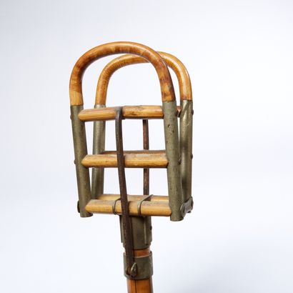 null System cane, stalking or golf seat. 

Seat in curved rattan and nickel-plated...