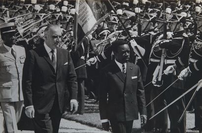  Raymond DEPARDON (né en 1942).
Omar Bongo, président du Gabon, reçu à L'Elysée par... Gazette Drouot