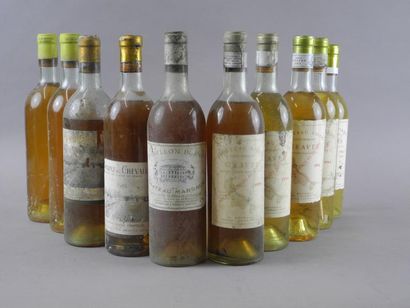 null Ensemble de 10 bouteilles : 2 bouteilles CH. COUHINS, Pessac-Léognan (se) /...