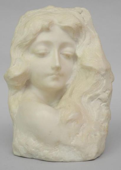 Christian BISSEN (1836 - 1913) Buste de Jeune femme en marbre blanc, signé. Haut.:...