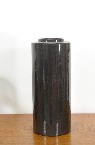GABBIANELLI (XXe siècle) Vase cylindrique modèle «Alti C» en céramique émaillée gris...