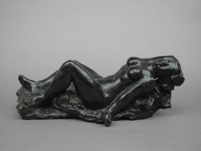 Charles MALFRAY (Orléans, 1887 - Dijon, 1940) Baigneuse allongée. Bronze original...