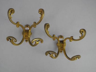 null Deux patères doubles en bronze doré / Style 1900 / Haut. : 20 cm - Larg. : 22...