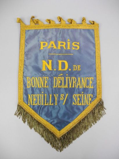 null Porte-drapeau, Neuilly-sur-Seine, Paris, Notre-Dame de Bonne Délivrance