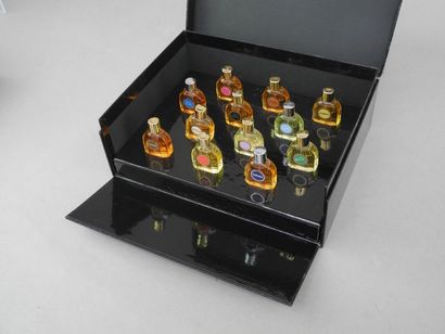  Jean PATOU Coffret "Ma collection Parfums d'époque", coffret Luxe comprenant douze...