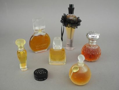  Divers parfumeurs Lot de six flacons des parfums Cantal THOMASS, VANDERBILT, PARQUET,...