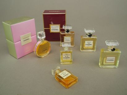  CHANEL 
"Chance", "Allure" et "Allure sensuelle"
Deux flacons de parfum (7,5 ml...