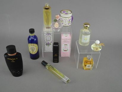 Divers parfumeurs Fort lot de douze flacons,...