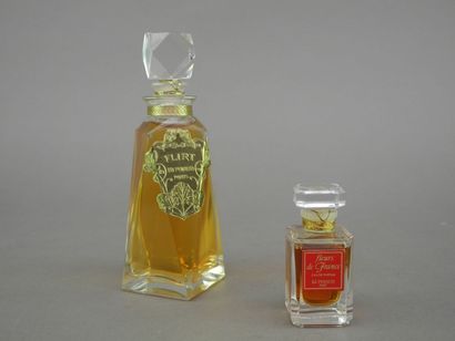  Ed. PINAUD Deux flacons, "Flirt" (70 ml), "Fleur de France" (15 ml), dont un modèle...