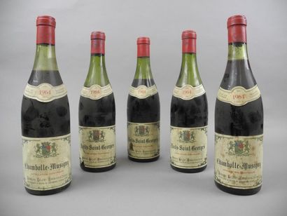null Ensemble de 5 bouteilles : 2 bouteilles CHAMBOLLE-MUSIGNY Baron Christophe 1964...