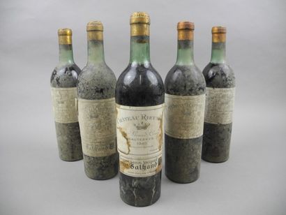 null 5 bouteilles CH. RIEUSSEC, 1er cru Sauternes 1945 (ets, 1 tachée, 1 J, 2 TL...