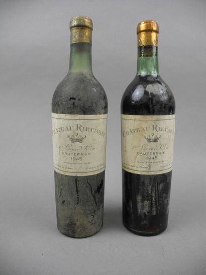 null 2 bouteilles CH. RIEUSSEC, 1er cru Sauternes 1945 (es, J)
